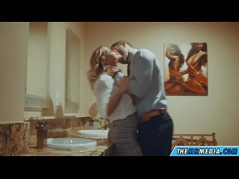 ❤️ Калі грудастая бландынка спакушае цябе ў грамадскім туалете ❌ Сэкс-відэа у нас ❌️❤